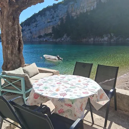 Maestrol Apartman Zastražišće